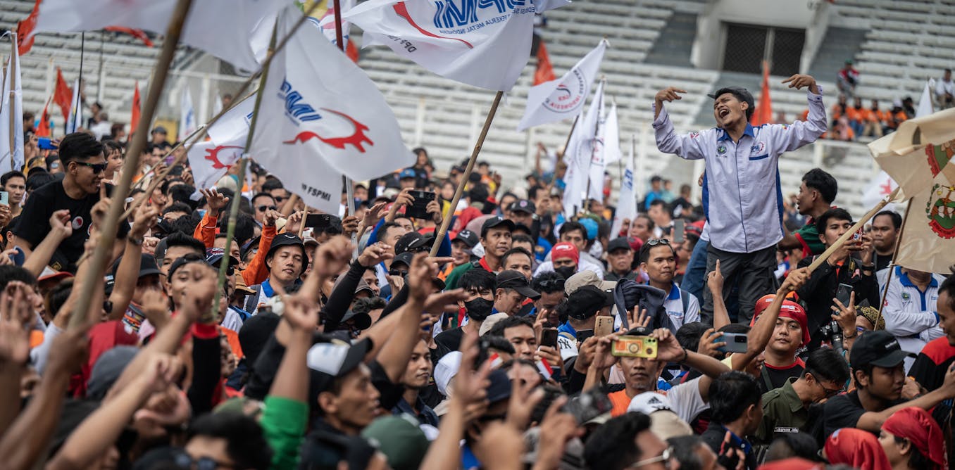 semua-pekerja-adalah-buruh:-pentingnya-mendorong-solidaritas-kelas-pekerja