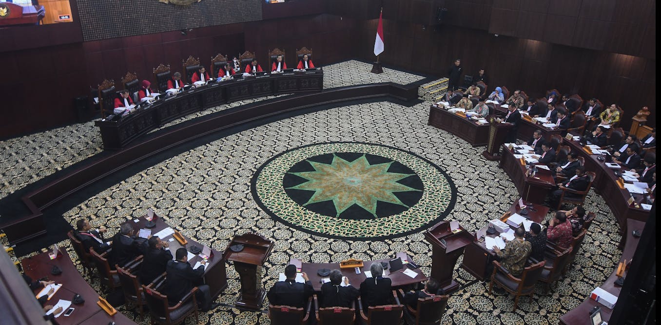 merefleksikan-ulang-prinsip-‘rule-of-law’:-apa-manfaatnya-bagi-pembangunan-nasional?