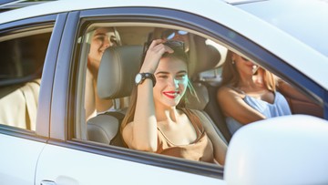 ini-7-etika-yang-perlu-kamu-lakukan-saat-menumpang-di-mobil-teman