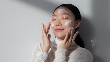 ini-4-alasan-pentingnya-memberi-jeda-waktu-saat-pemakaian-skincare-di-kulit-wajah