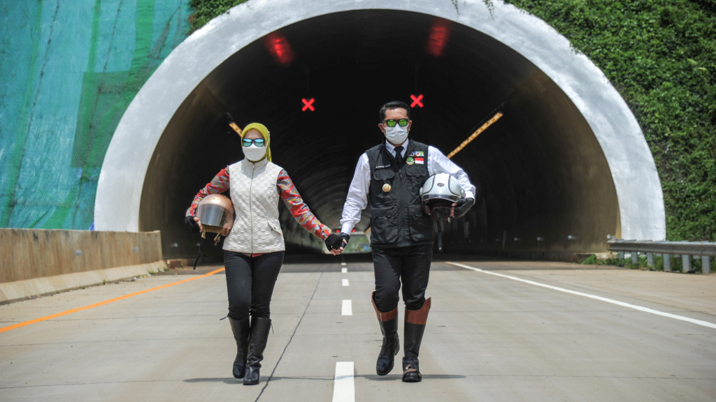 temani-suami,-atalia-mundur-dari-pencalonan-pilwalkot-bandung