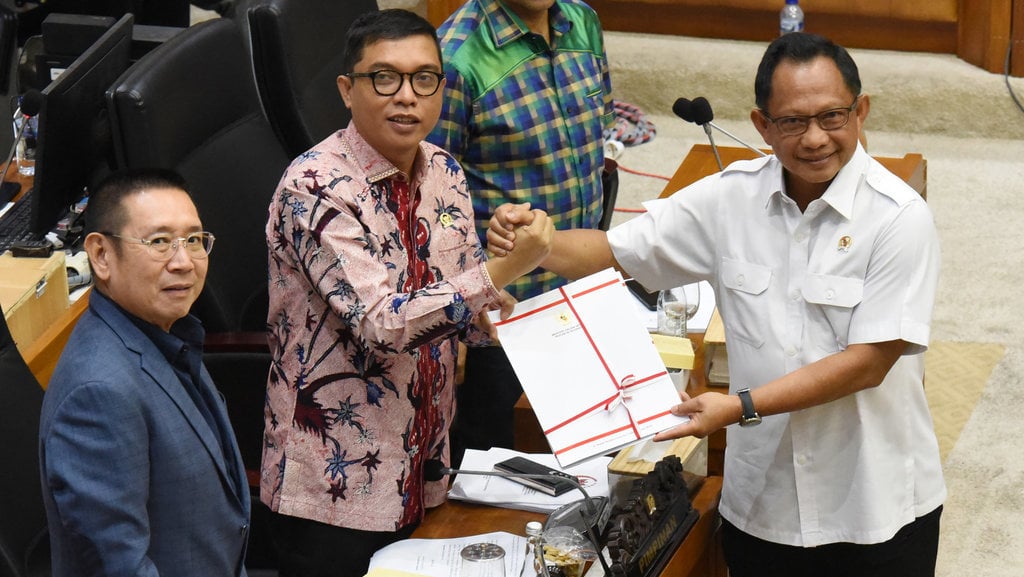 pimpin-rapat-revisi-uu-pilkada,-achmad-baidowi-dilaporkan-ke-mkd