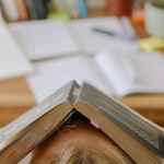 Penggunaan joki tugas: kesalahan yang dinormalisasi?