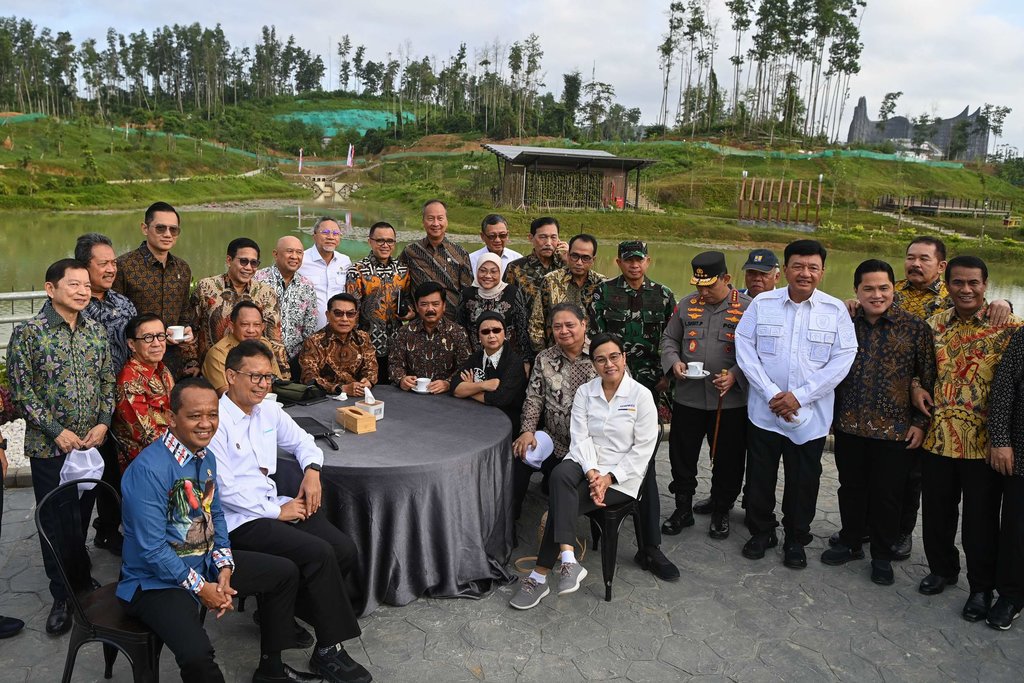 menteri-nadiem-&-bintang-absen-sidang-kabinet-perdana-di-ikn