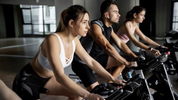 mitos-atau-fakta,-olahraga-di-pagi-hari-lebih-efektif-daripada-sore-hari?