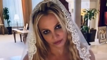 heboh!-britney-spears-menikahi-diri-sendiri-di-postingan-instagram-terbarunya