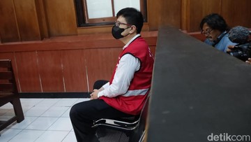 update-kasus-ronald-tannur:-3-hakim-ditangkap-karena-tersangka-suap,-vonis-bebas-batal