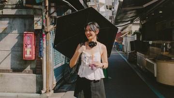 get-the-look:-gaya-liburan-musim-panas-ala-sheila-dara