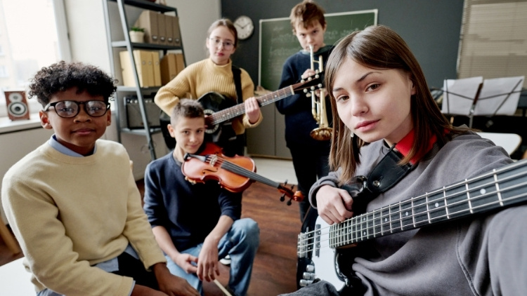 15-lirik-lagu-bahasa-inggris-yang-mudah-dihafal-dan-pendek-aja-[+-artinya]