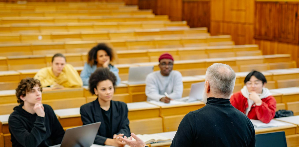penerima-beasiswa-lpdp-boleh-tidak-pulang:-apa-yang-perlu-pemerintah-perhatikan?