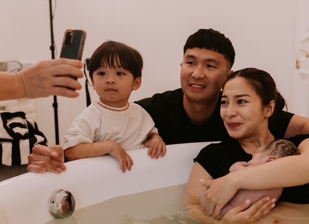 nikita-willy-lahirkan-anak-kedua-di-luar-negeri,-pilih-metode-water-birth