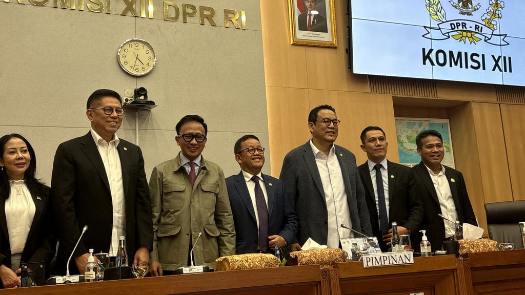 dpr:-larangan-pengecer-jual-lpg-3-kg-picu-publik-panic-buying
