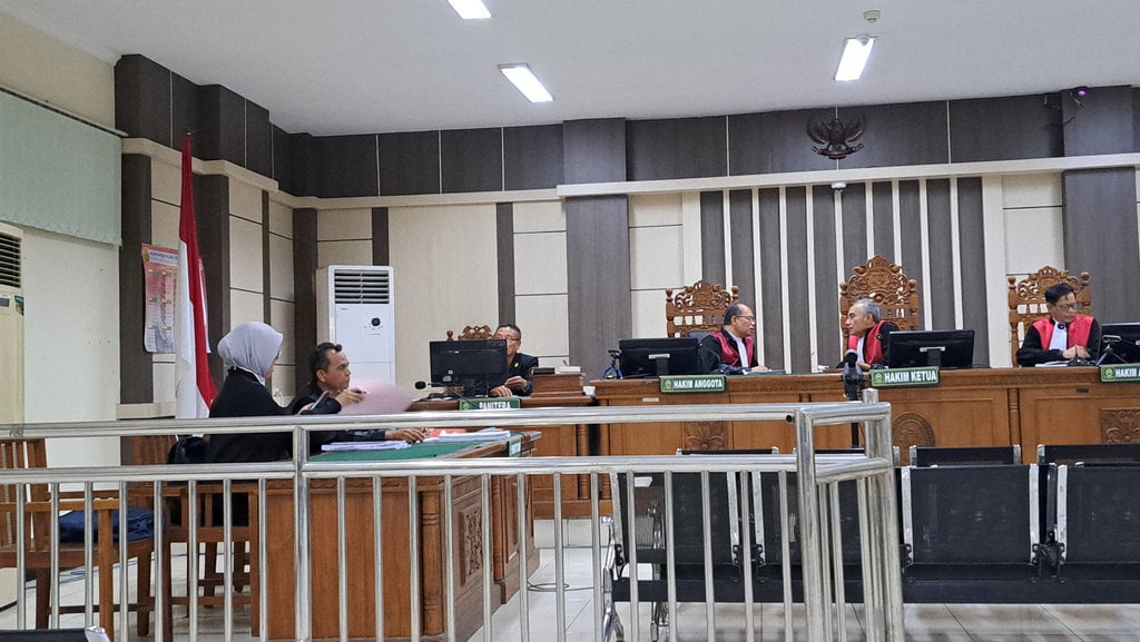 2-polisi-calo-seleksi-bintara-polda-jateng-dituntut-bui-2-tahun