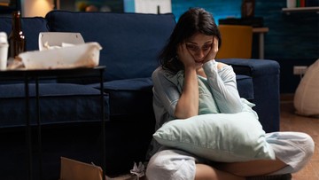 banyak-orang-mengalami-overthinking-menjelang-waktu-tidur,-ini-penyebabnya-kata-psikolog!