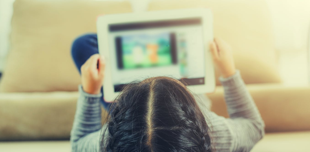 selain-terlalu-ketat,-rencana-aturan-pembatasan-medsos-untuk-anak-juga-tidak-tepat