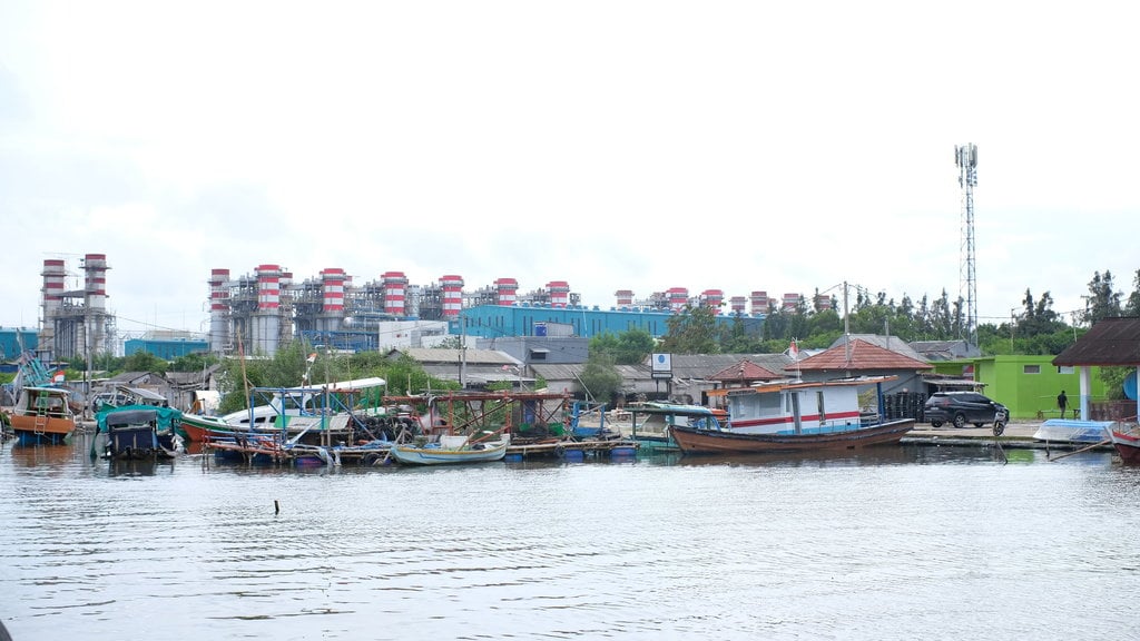 polri-duga-pt-man-&-pt-cl-terlibat-pemasangan-pagar-laut-bekasi