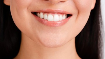 hindari-4-jenis-minuman-ini-kalau-nggak-mau-gigi-jadi-kuning!