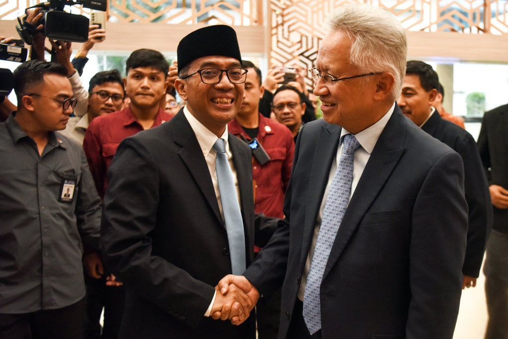 cerita-brian-dihubungi-mayor-teddy-sebelum-jadi-mendikti-saintek