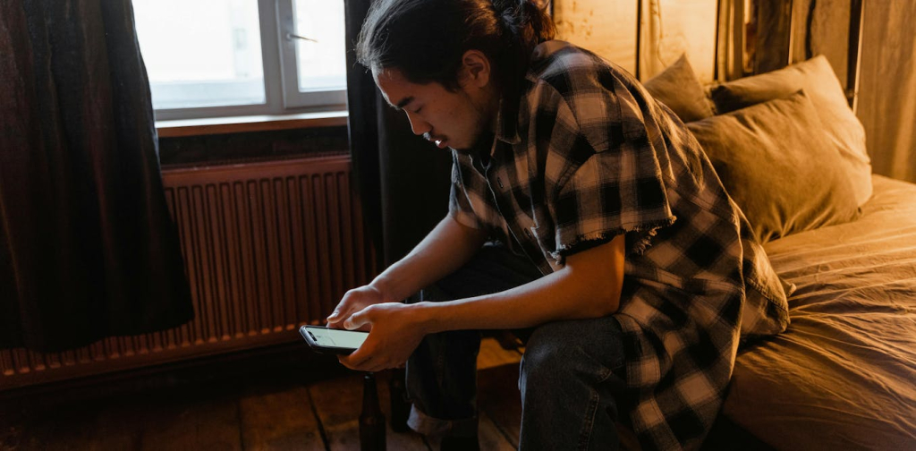 ketika-pemberitaan-penuh-tekanan,-bagaimana-cara-tetap-‘update’-tanpa-‘doomscrolling’?