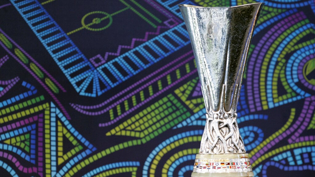 hasil-babak-16-besar-uel-2025-tadi-malam:-mu-imbang,-spurs-kalah