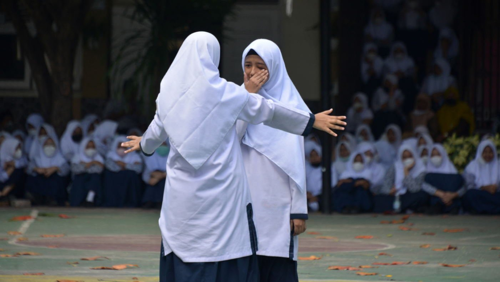 unsur-intrinsik-drama-dan-penjelasannya:-dialog-hingga-amanat