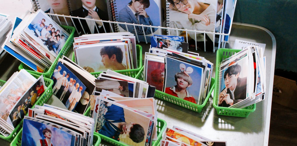 dari-indomy-hingga-suga-berpeci:-uniknya-praktik-bahasa-k-popers-kita