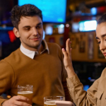 Tips hadapi patah hati saat ditolak gebetan—saran dari psikolog