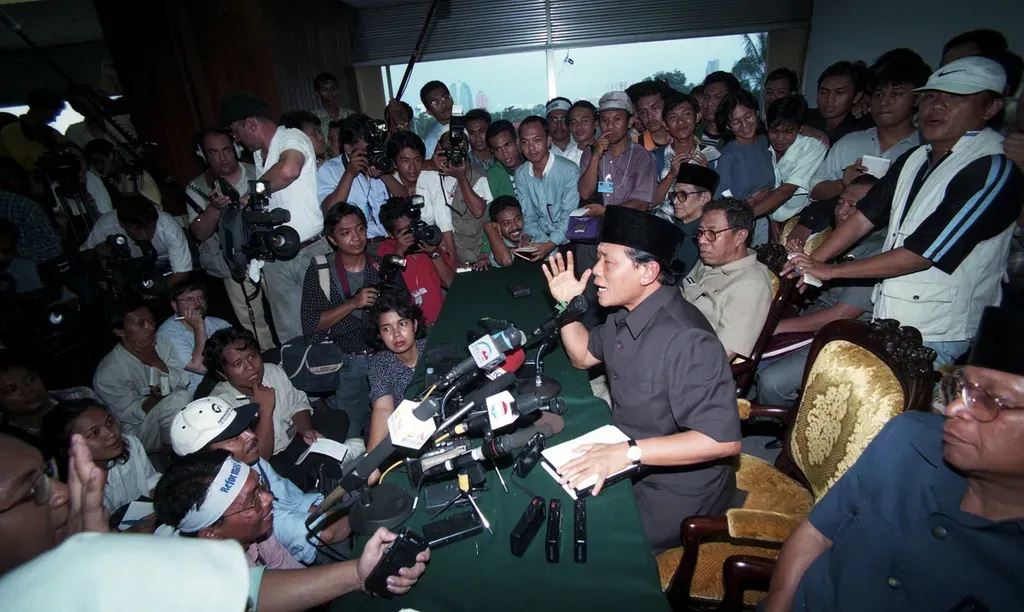 kontemporisme:-the-genius-of-harmoko