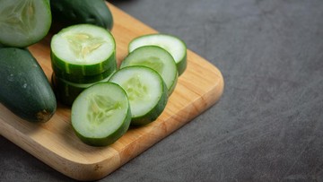 5-cara-tepat-menggunakan-timun-untuk-perawatan-kulit-agar-sehat-dan-glowing