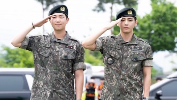 penuh-pesona,-simak-potret-rm-dan-v-bts-yang-resmi-menyelesaikan-wajib-militer!