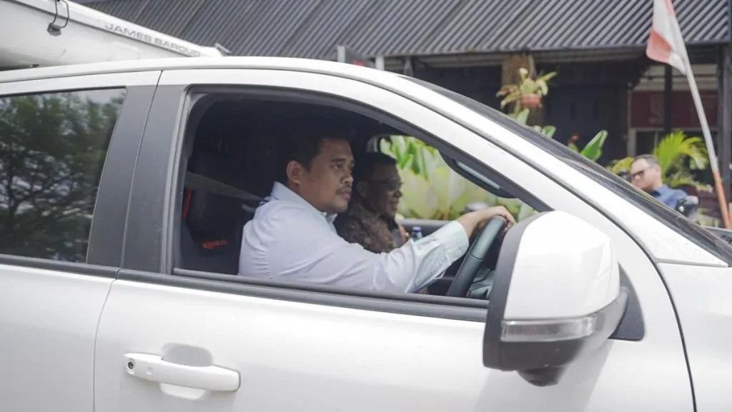 akur-bobby-masinton,-akur-jokowi-pdip?