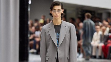 raul-snow-man-comeback-di-paris-fashion-week-ss26-bersama-maison-mihara-yasuhiro