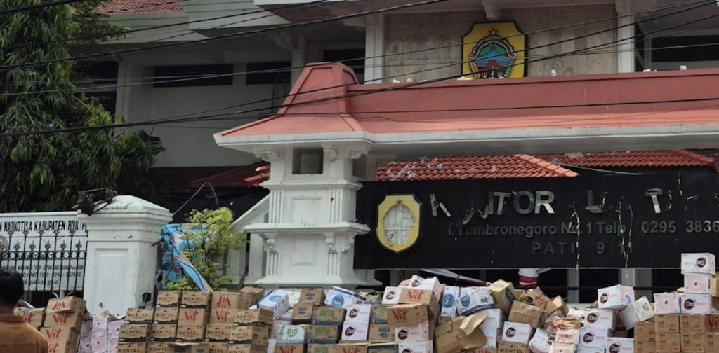 demonstrasi-massa-di-pati:-tanda-suara-rakyat-tak-pernah-mati