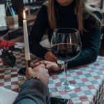 Bagaimana inflasi memengaruhi pertemanan dan percintaan kita