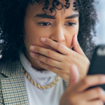 Cara menghindari konten mengerikan di media sosial agar tak terbayang-bayang