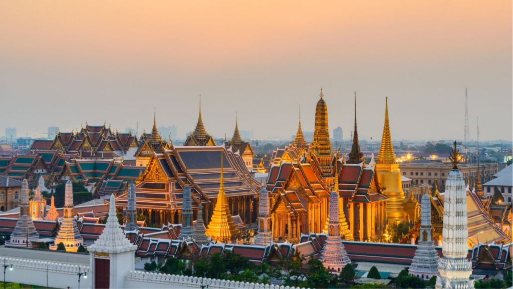 thailand-umumkan-berkabung-1-tahun,-turis-wajib-taati-peraturan-ini!