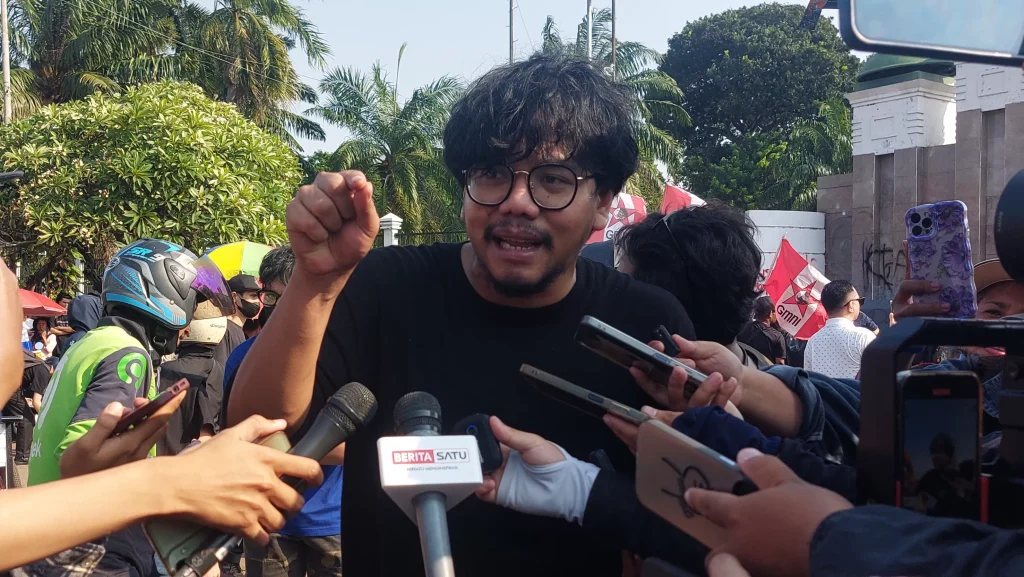 waktunya-ferry-irwandi-gabung-pdip?