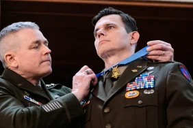 rahasia-politik-medal-of-honor