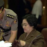 sekolah-kekuasaan,-ajudan-naik-takhta