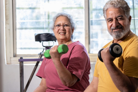 lansia-rentan-jatuh-akibat-otot-melemah:-latihan-kekuatan-bisa-mencegahnya