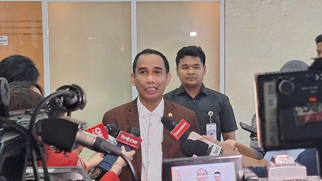 dpr:-kuhp-baru-tegas-bedakan-antara-kritik-&-penghinaan-presiden