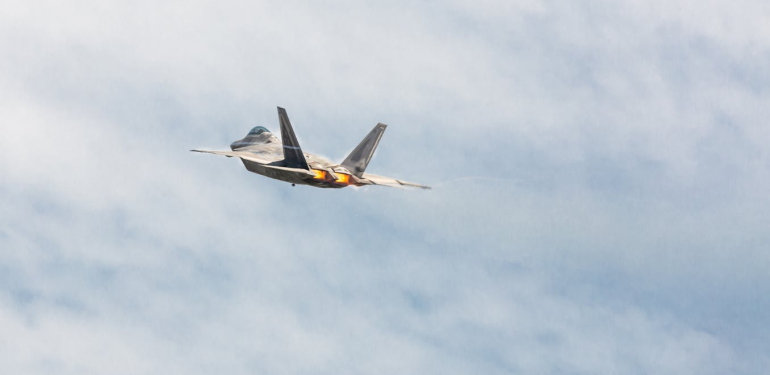 ‘blanket-overflight’-pesawat-militer-as:-pertaruhan-kedaulatan-“bebas-aktif”-indonesia?