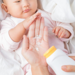 5-rekomenasi-bedak-padat-untuk-bayi-yang-aman-di-kulit-sensitif