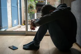 11-lagu-sedih-yang-bikin-kamu-nangis-tersedu-sedu-sampai-lega!