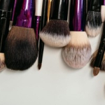 tips-membersihkan-brush-makeup