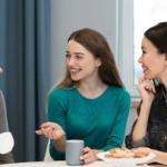 ciri-kepribadian-orang-yang-nggak-suka-obrolan-basa-basi