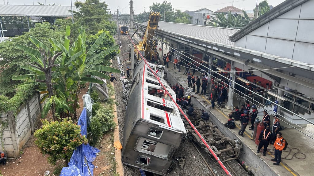 korlantas-polri:-ka-argo-bromo-hantam-krl-saat-melaju-110-km/jam