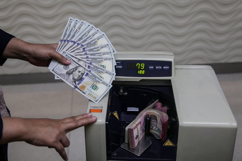 rupiah-ditutup-melemah-ke-level-rp17.326-sore-hari-ini