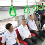 menhub-dirut-kai-naik-krl-ke-cikarang,-layanan-kembali-normal