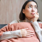 ciri-kepribadian-orang-yang-sering-mengulang-percakapan-di-kepala